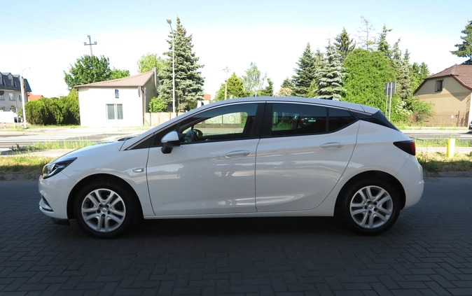 Opel Astra cena 36900 przebieg: 221000, rok produkcji 2017 z Warka małe 326